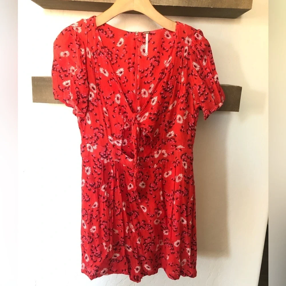 FREE PEOPLE|Vibrant red floral romper dress, mini dress•••peakaboo cutout detail - Picture 7 of 14